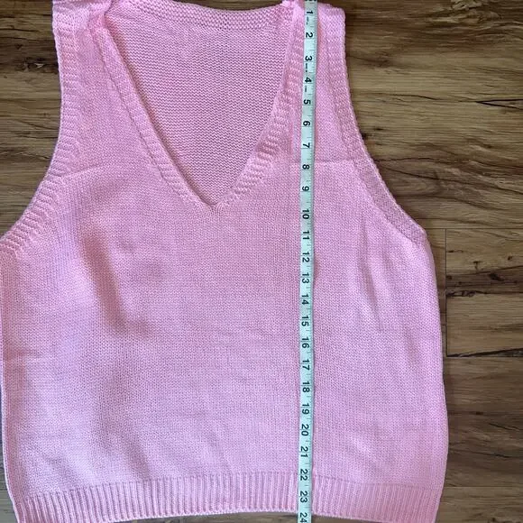 Pullover Pink Knit Sleeveless Warm  Knit Sweater Vest V-Neck Size Medium - Picture 3 of 5
